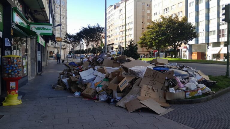 El Ayuntamiento de A Coruña exige «contundencia» a la concesionaria de recogida de basura