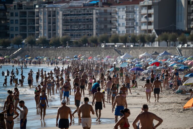 Leiro (Ourense) registra 39 grados, la temperatura máxima este domingo con más de 30 grados en muchas zonas de Galicia