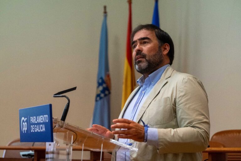 El PPdeG afea a Besteiro su apoyo al acuerdo con ERC e insta a Besteiro a «dejar de competir por ser el más sumiso»