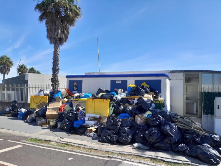 La empresa de refuerzo recogió 550 toneladas de basura en A Coruña desde el inicio de las labores de emergencia