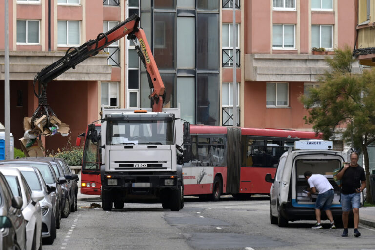 El STL convoca una asamblea sobre la continuidad o la desconvocatoria de la huelga de recogida de basura en A Coruña