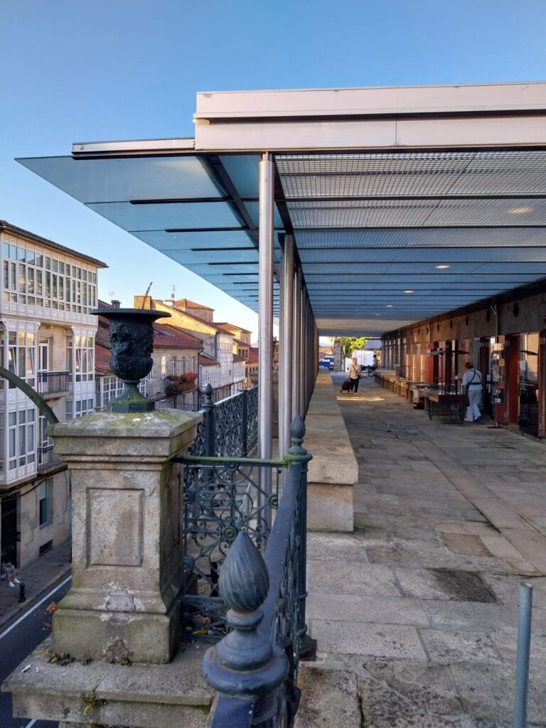 Concluyen las obras de mejora de la Praza de Abastos de Santiago