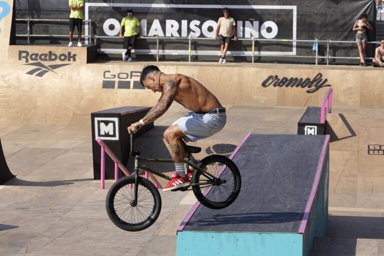 O Marisquiño llena un año más de deporte urbano las calles de Vigo