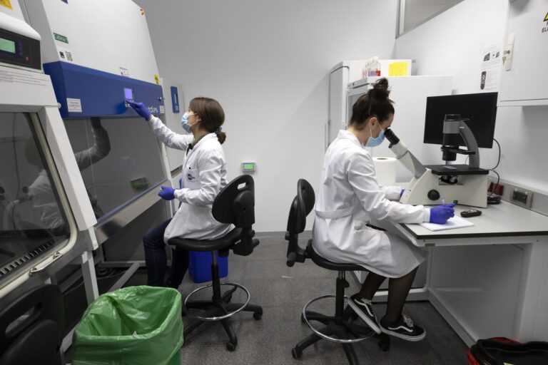 La Xunta destina 19 millones de euros a financiar la actividad científica de 112 grupos y proyectos de investigación