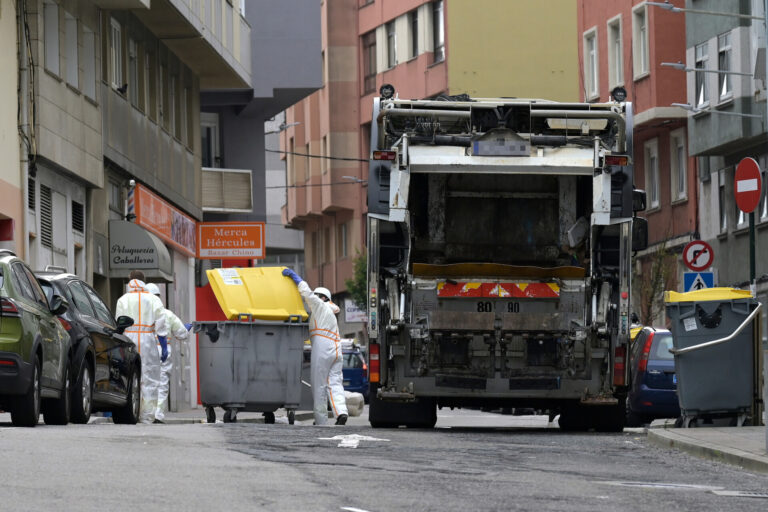 Despedidos el líder del STL y dos miembros del comité tras la huelga de basura en A Coruña