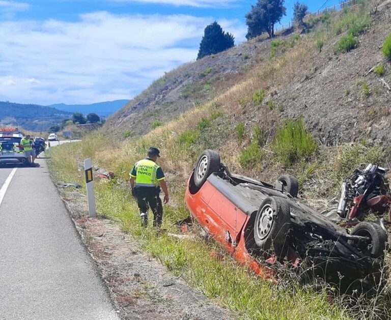 Fallece una motorista tras una colisión contra un coche en A Rúa (Ourense)