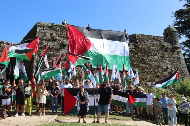 La fortaleza de O Castro en Vigo acoge una nueva acción simbólica en favor de la causa palestina