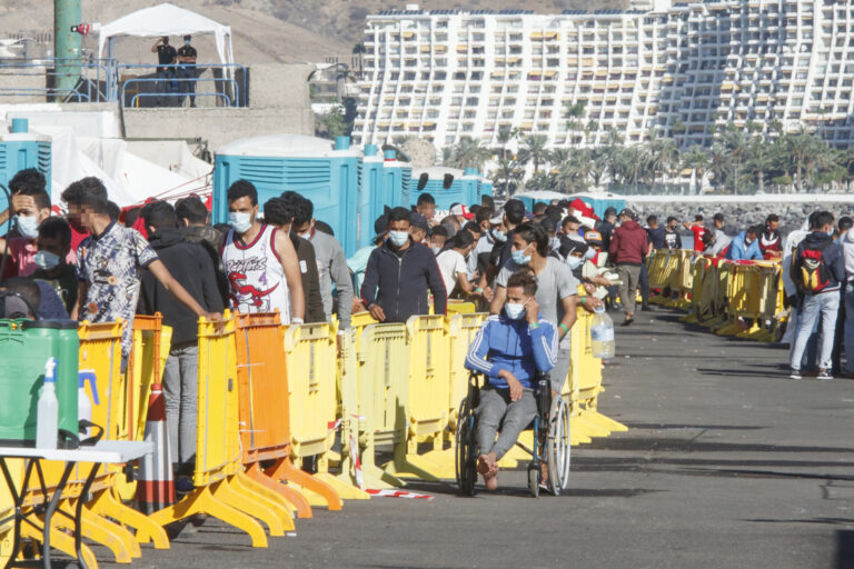 Canarias afirma que Galicia se ofreció a acoger a más menores migrantes de ser necesario y la Xunta lo niega