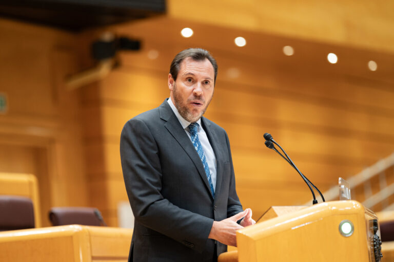 Óscar Puente comparecerá este viernes en el Senado a petición del PP por las incidencias en los trenes