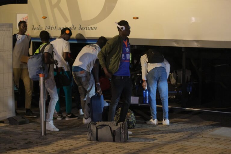Sanxenxo acogerá «con hospitalidad» a 70 migrantes, pero afea al Gobierno su falta de «planificación y liderazgo»
