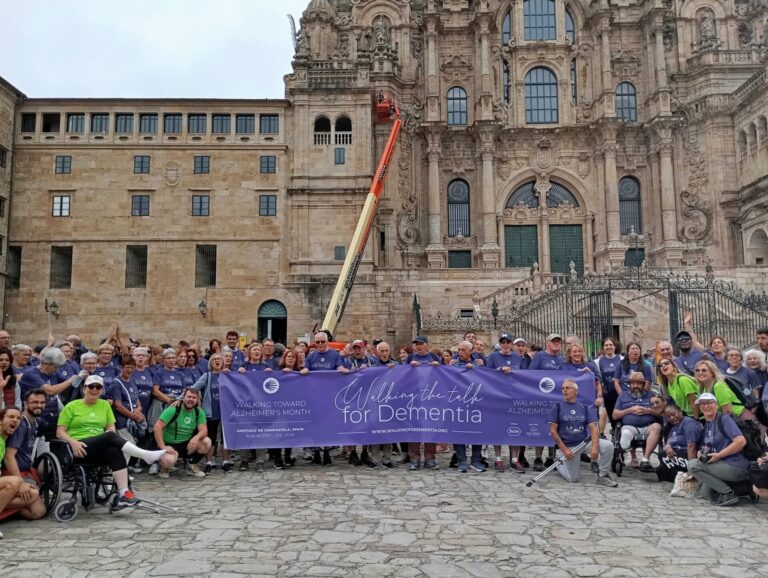 Santiago recibe este jueves a decenas de científicos y pacientes con demencia que peregrinan para dar voz a la dolencia