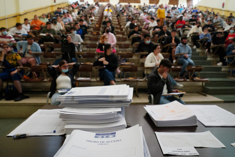 La CiUG publica ejemplos de examen para la renovada PAU para 2025: solo cuatro preguntas pero con cierta optatividad