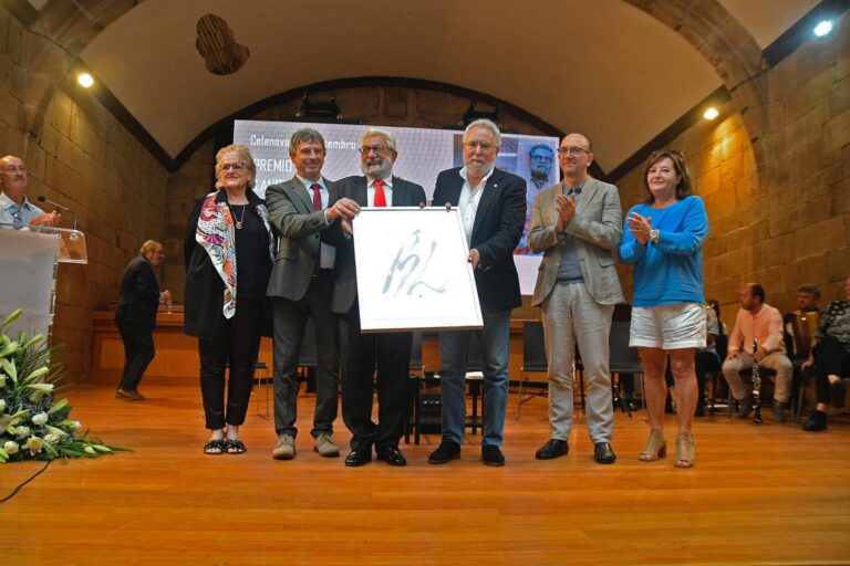 Bieito Ledo recibe el premio ‘Celanova, Casa dos Poetas’