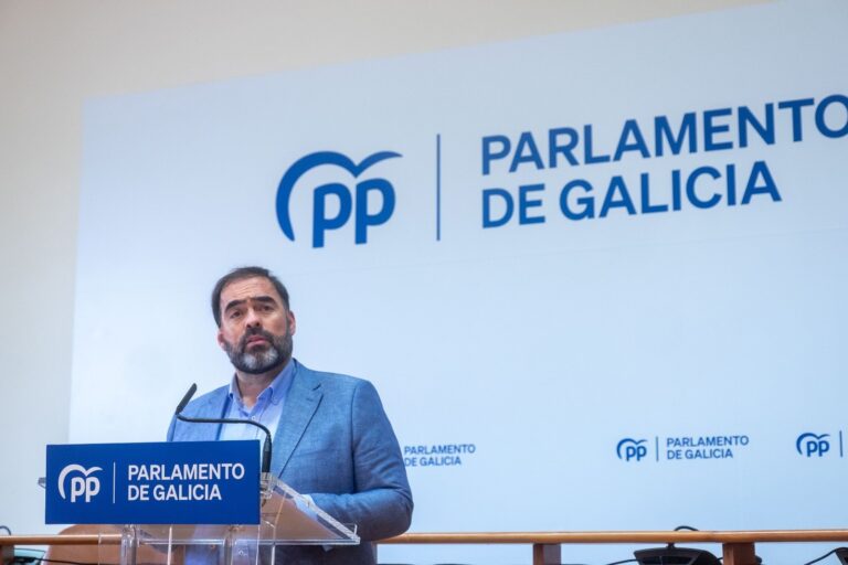 El PP pide a Pontón que releve a Bará por sus «asquerosas» palabras «machistas» sobre la directora de Calidade Ambiental