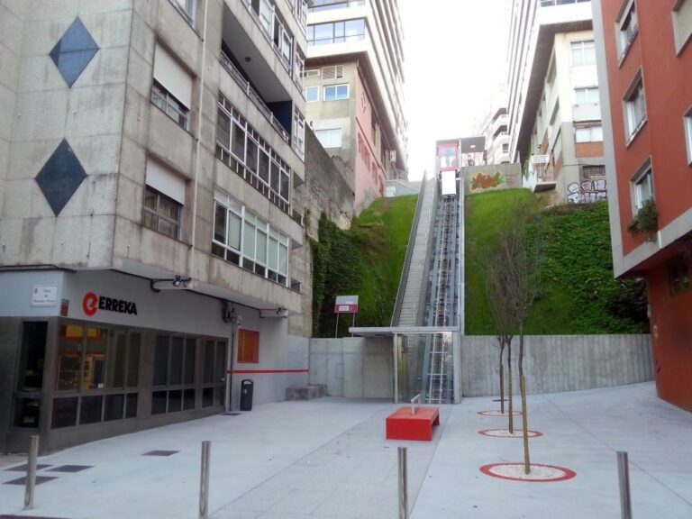 El Ayuntamiento de Vigo aprueba la contratación de las obras de mejora del ascensor inclinado de Juan Ramón Jiménez