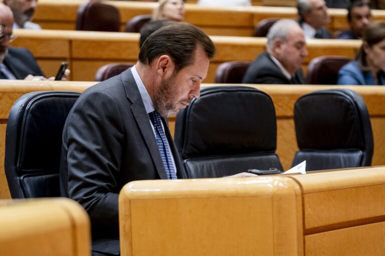 Pleno.- Óscar Puente será reprobado este miércoles en el Parlamento gallego gracias a la mayoría absoluta del PP