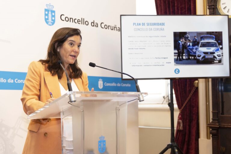 El Ayuntamiento de A Coruña pone en marcha un nuevo plan de seguridad, con un servicio de mediación de Policía Local