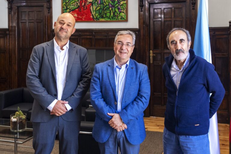 La Diputación de Ourense refuerza la colaboración con la Fundación Carlos Casares para crear una sede en Xinzo de Limia