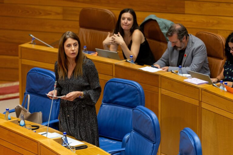 La Xunta promete una nueva línea de apoyos a ganaderos afectados por la EHE pero la liga al Estado