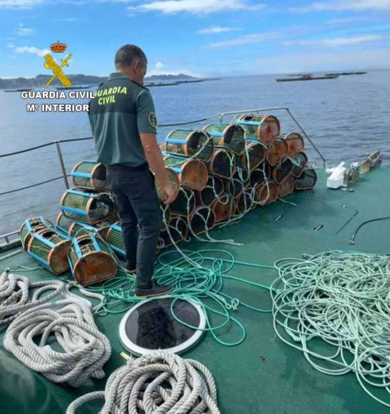 Pesca.-Incautadas 49 nasas de marisco sin identificación en la ría de Pontevedra