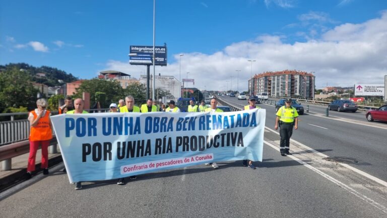 Pesca.- Mariscadores de la ría de O Burgo se movilizan de nuevo en demanda de ayudas: «Hay que acabar con esta miseria»