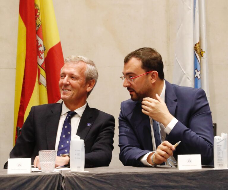 Rueda agradece a la colectividad gallega en Asturias su compromiso para mantener los lazos entre ambas comunidades