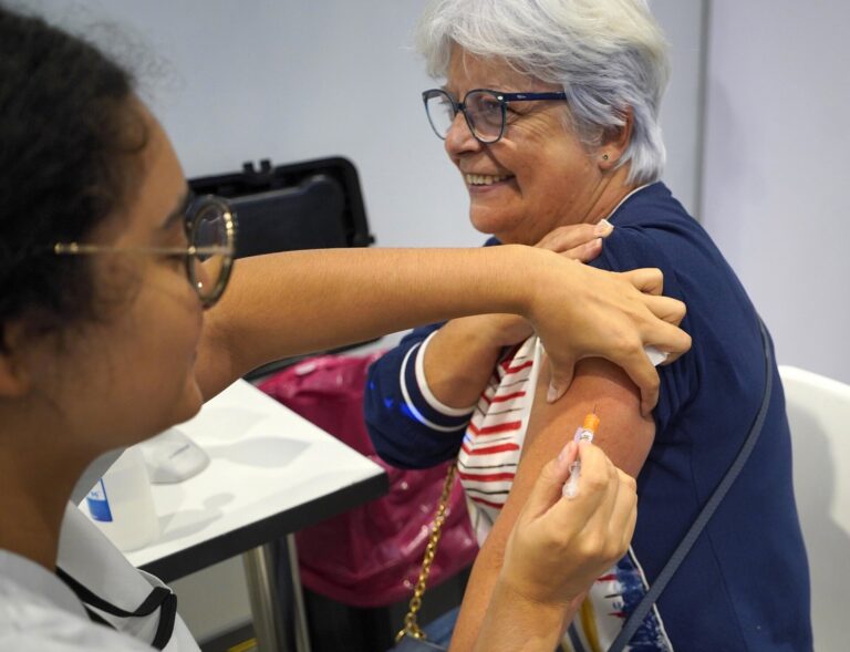 Galicia iniciará el lunes una nueva campaña de vacunación en residencias, entre ella la del covid