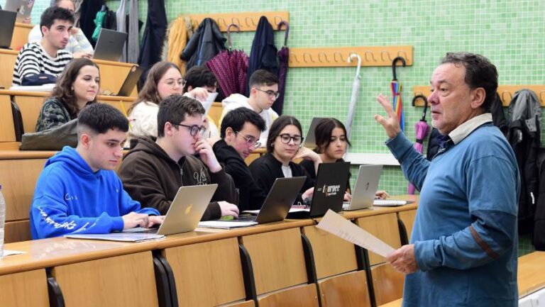 Las universidades gallegas se mantienen con 37 carreras con plazas libres en el comienzo de curso