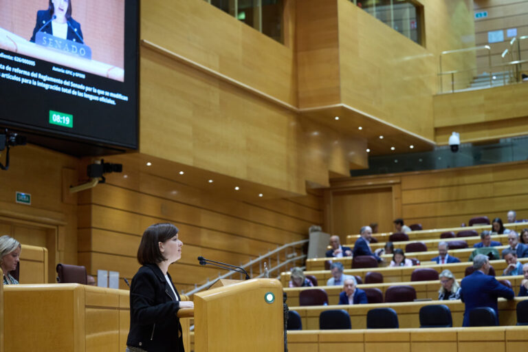 El PP tumba en el Senado la pretensión de los socios del Gobierno de extender el uso de las lenguas cooficiales