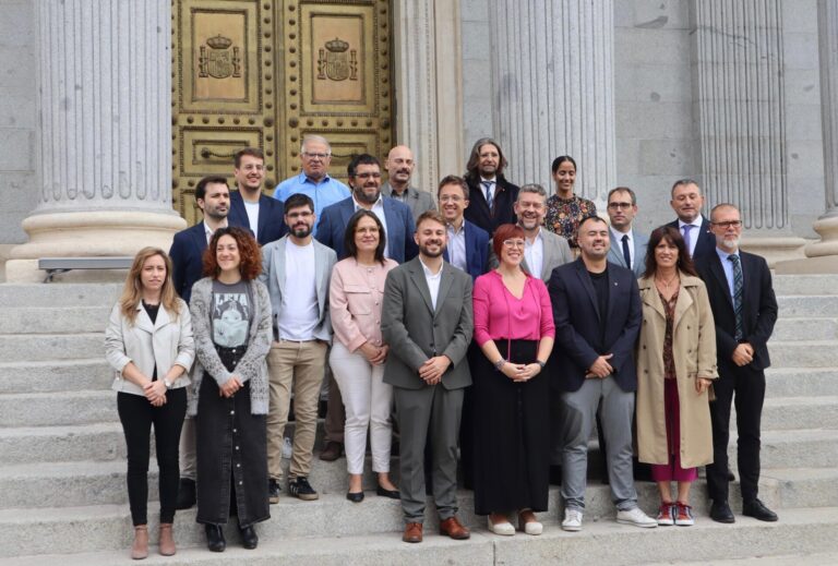 Sumar, ERC, Bildu, Junts, Podemos y BNG se unen a Compromís para llevar al Constitucional la ley educativa de Mazón