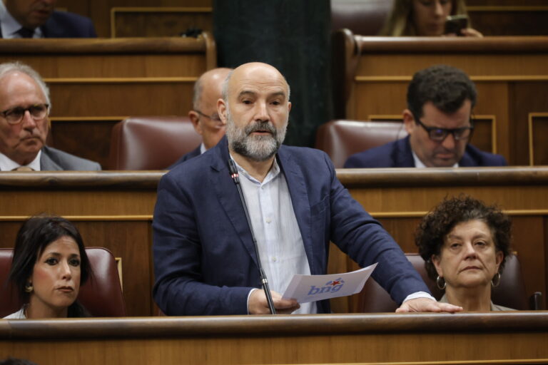 El BNG rechaza el decreto del Gobierno de la eólica marina, que considera un «castigo» para Galicia