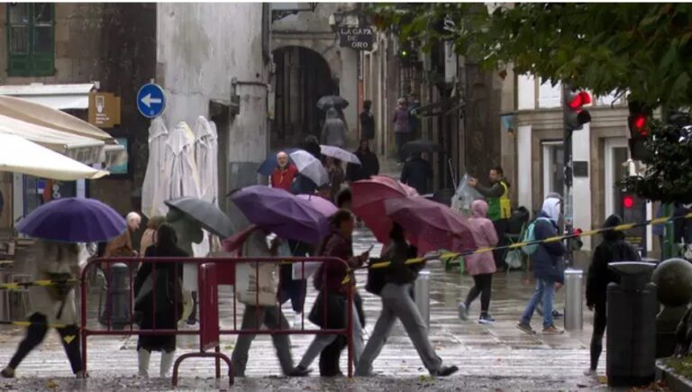 La borrasca ‘Aitor’ azota Galicia: más de 160 incidencias, vientos de casi 130 kilómetros/hora y un río atmosférico