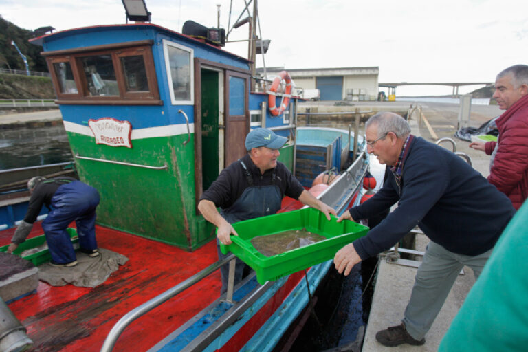 Pesca.- Villares siente «un poco de rabia» al ver otras flotas faenando mientras los barcos gallegos no tienen cuotas