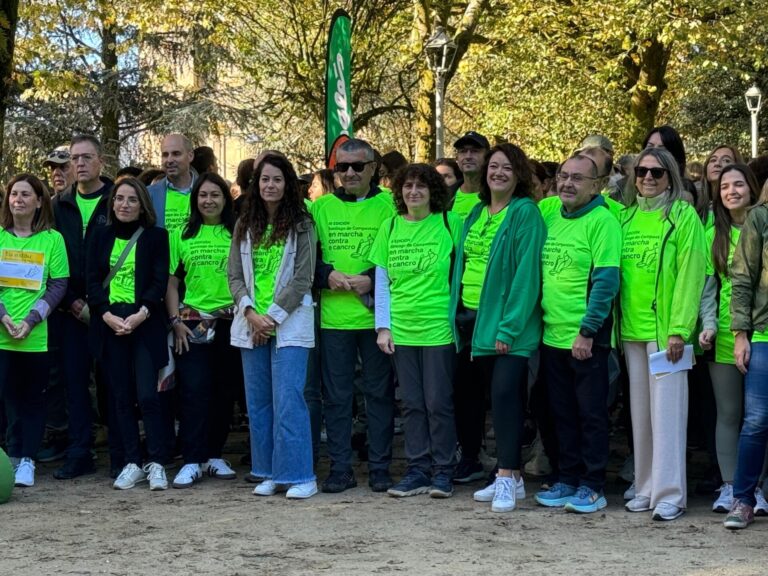 La alcaldesa de Santiago defiende sus políticas para ganar población, pero advierte de que son «a medio y largo plazo»
