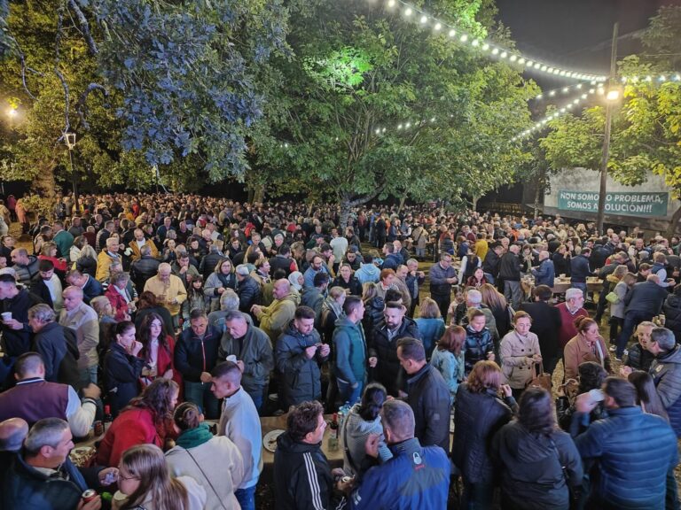 Más de 7.000 personas asisten a la fiesta de los mineros de Touro (A Coruña) en apoyo al proyecto de la mina