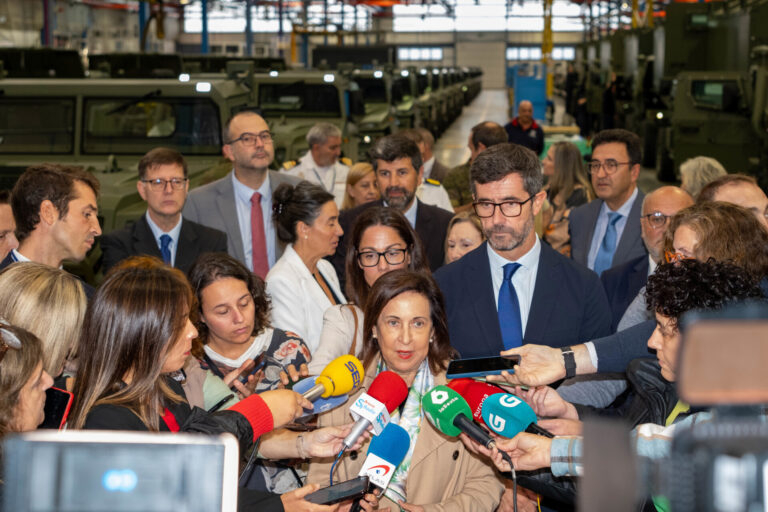 Margarita Robles subraya que el contingente español está «en máxima alerta» en Líbano