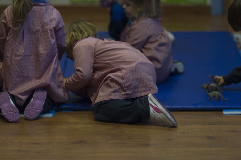 La población que siempre habla castellano en Galicia es mayoritaria y un tercio de niños saben «poco o nada» de gallego