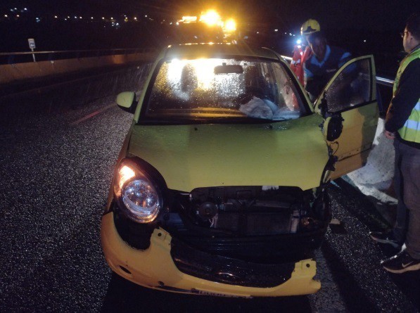 Herido el conductor de un vehículo que se salió de la carretera en la autovía de O Barbanza a su paso por Boiro