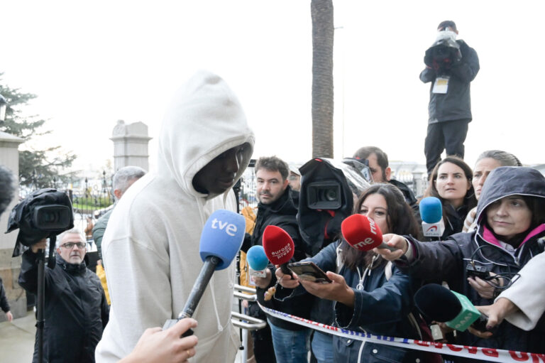 AV.- Uno de los senegaleses que auxilió a Samuel: «Estaba lleno de sangre, no podía defenderse»