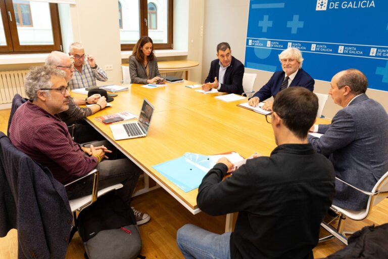 La Xunta blindará por ley el acuerdo de ratios y el veto de los móviles en los centros educativos