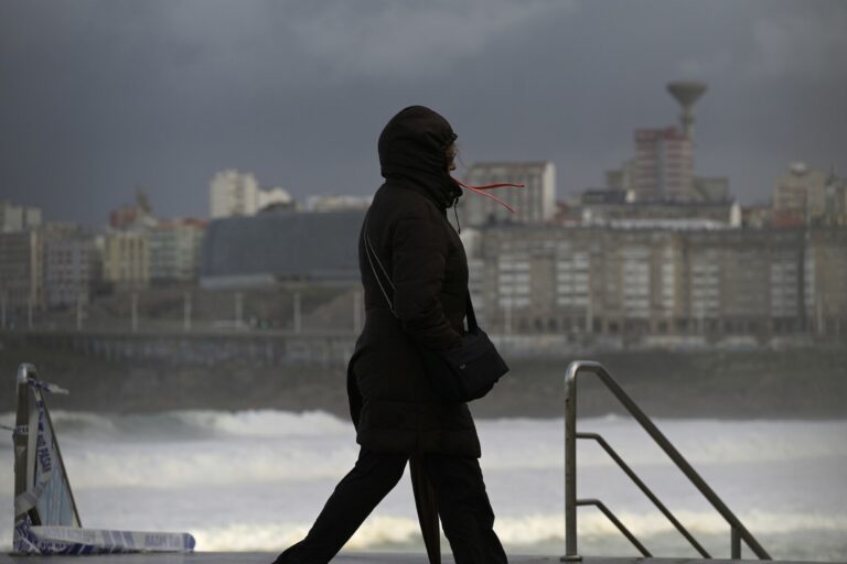 La llegada de un frente activa el aviso amarillo por viento y temporal costero en varios puntos de Galicia