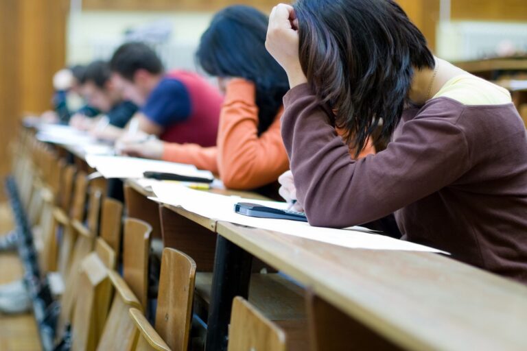 Sindicatos de educación enmarcan en lo «esperable» la tasa de reposición de la próxima OPE porque la fijan los PGE