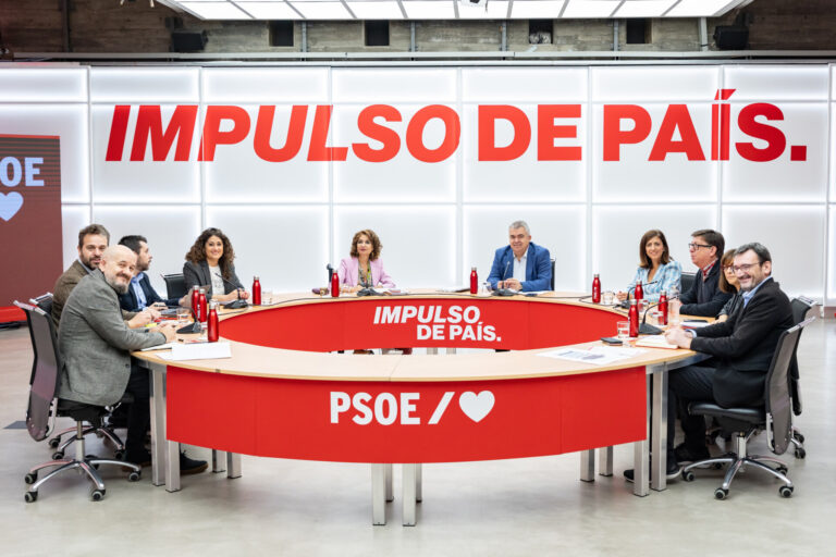 El PSOE esperará al 5 de noviembre para remitir la ponencia marco del 41 Congreso a sus federaciones