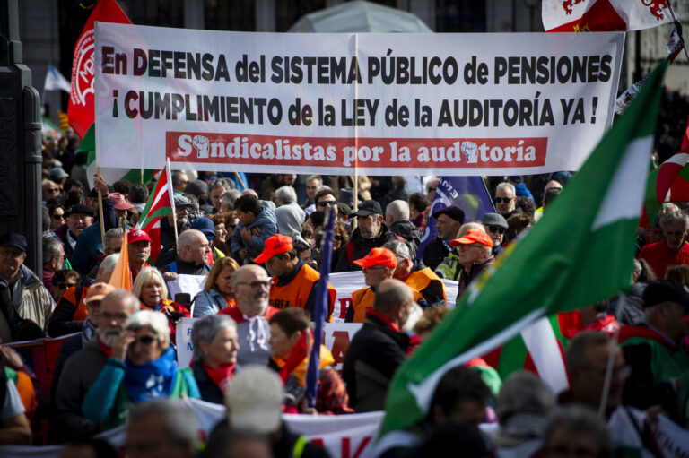 Manifestantes piden en Madrid subir las pensiones porque «hay dinero» y un reparto equitativo de recursos