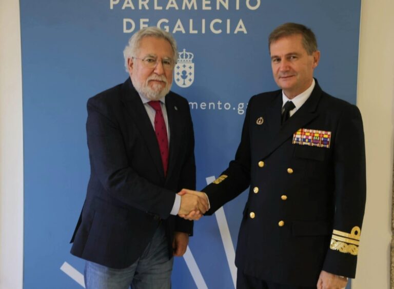 El presidente del Parlamento gallego felicita al nuevo almirante jefe del Arsenal de Ferrol por su nombramiento