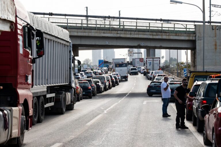 Los sindicatos valoran suspender la huelga de autobuses del próximo lunes por la DANA