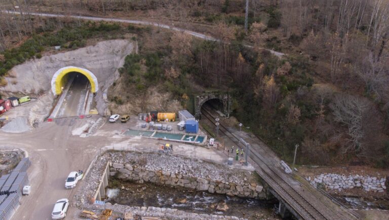 Adif destinará más de 11 millones para mejorar la seguridad en 43 túneles de la alta velocidad a Galicia