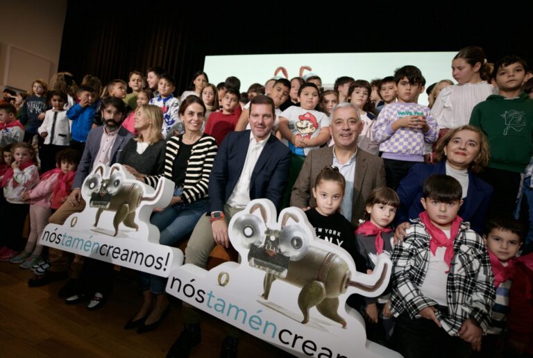 El conselleiro de Cultura ensalza el «enorme talento y creatividad en gallego» de los escolares de Galicia