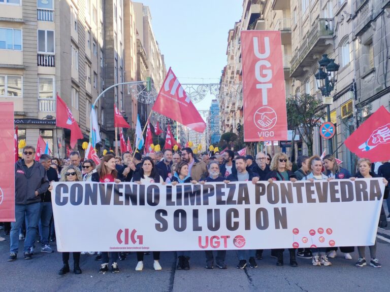 CIG y UGT valoran el «seguimiento importante» del paro de limpieza de edificios en Pontevedra y denuncian la precariedad