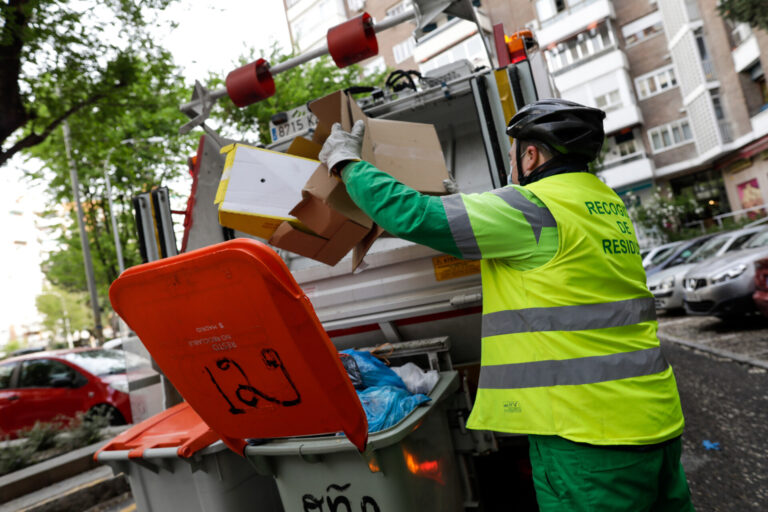 Cada gallego generó una media de 417 kilos de basura en 2022, casi un 3% menos